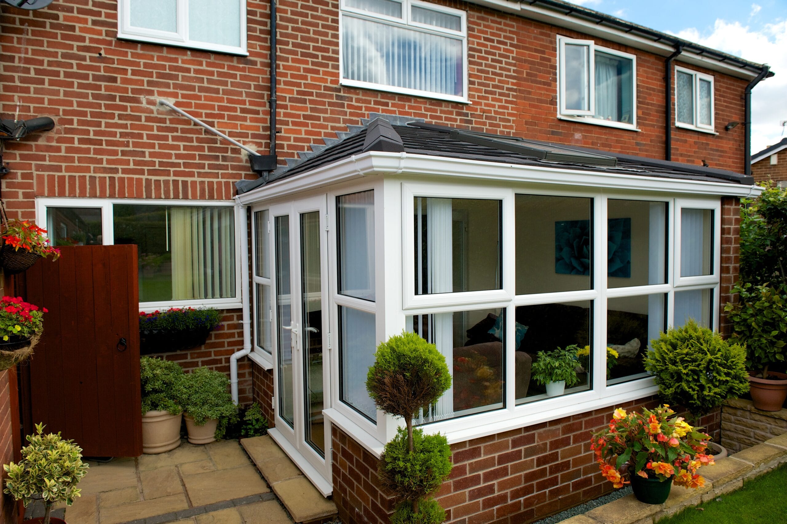 Conservatory roof junction and glazing detail